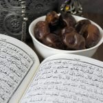 Refuting the breaking of Fast with Aamma (General Muslims)